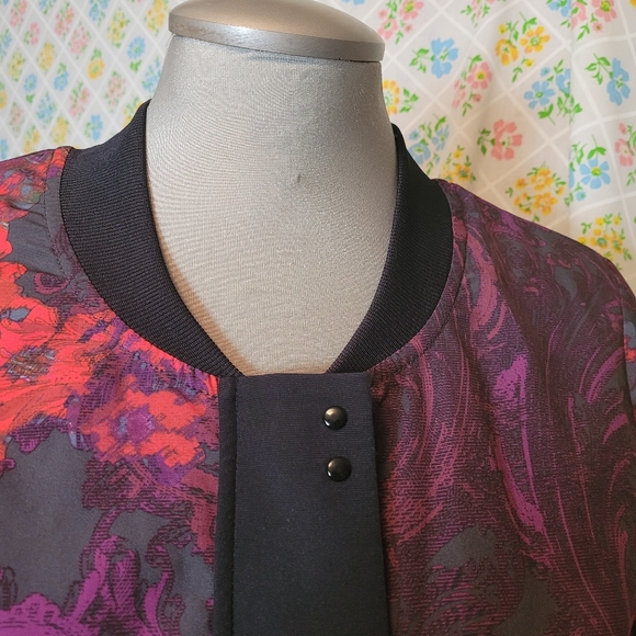 Fabletics purple floral printed bomber jacket - Picture 6 of 13
